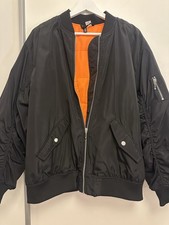 Bomber noir intérieur d'occasion Bomber noir intérieur d'occasion  Saint-Étienne-du-Rouvray