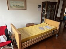 Letto ospedaliero regolabile usato  Correggio