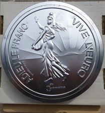 Boîte ronde fer d'occasion  Paris XIV