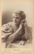 Usado, Hermoso Della Fox Singer Comedia Actriz Con Diadema Antigüedad Gabinete Foto comprar usado  Enviando para Brazil