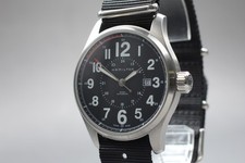 Presque neuve montre d'occasion  Expédié en France