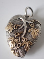 Beau pendentif coeur d'occasion Beau pendentif coeur d'occasion  Chantelle