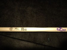 Baqueta Danny Carey Vic Firth Signature assinada por Danny Carey em Los Angeles 2022, usado comprar usado  Enviando para Brazil