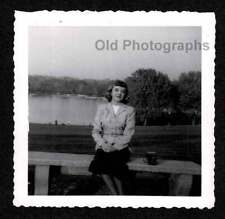 Woman sitting posing for sale  Saginaw