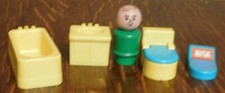 Conjunto de banheiro amarelo Fisher Price Little People: vaso sanitário, banheira, pia, balança e pai, usado comprar usado  Enviando para Brazil