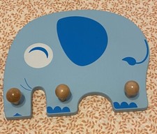 Quarto de bebê elefante pendurado na parede de madeira azul comprar usado  Enviando para Brazil
