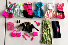 Lot vêtements poupées d'occasion  Cusset