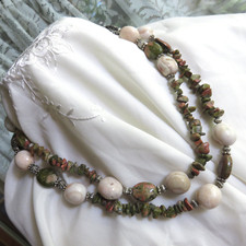 collana pietra verde usato  Padova