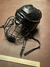 Capacete de hóquei no gelo CCM Tacks 310 preto tamanho pequeno com protetor facial Bauer. Ver Desc., usado comprar usado  Enviando para Brazil