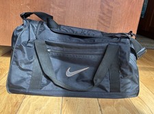 Antiga Bolsa de Duffle Nike Gym Preta Bordada Swoosh Etiqueta Branca Anos 90 Basquete Y2K comprar usado  Enviando para Brazil