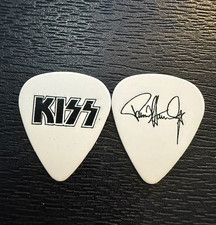 Usado, KISS / PAUL STANLEY / 1979!  / VINTAGE! / RARO / PALHETA DE GUITARRA DYNASTY TOUR comprar usado Usado, KISS / PAUL STANLEY / 1979!  / VINTAGE! / RARO / PALHETA DE GUITARRA DYNASTY TOUR comprar usado  Enviando para Brazil
