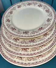 Usado, França CONJUNTO RARO DE 4 X 10 5/8" BRANCO COM PRATOS DE JANTAR VERMELHO MOULIN DES LOUPS antigos comprar usado  Enviando para Brazil