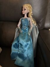  Disney Store Frozen Queen Elsa 16" Sensor de Movimiento Muñeca Cantora  segunda mano  Embacar hacia Argentina