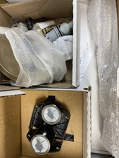 Sistema de chuveiro Delta 342702-CZ, cabeça/chuveiro de mão 1,75 GPM, áspero, Champagne Bro comprar usado  Enviando para Brazil