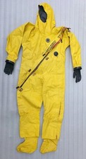 TERNO QUÍMICO CORPO INTEIRO SUPER AMARELO TRELLCHEM TAMANHO NÃO MOSTRADO  comprar usado  Enviando para Brazil