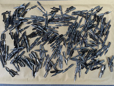 Lot 280 plumes d'occasion Lot 280 plumes d'occasion  Chatou