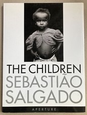 Usado, The Children: Refugees and Migrants SIGNED by Sebastiao Salgado HB 1st ED in DJ comprar usado  Enviando para Brazil