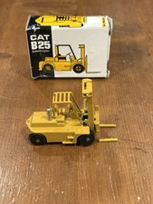 Empilhadeira NZG models CAT B25 nº 124 escala 1:87 fabricada na Alemanha Ocidental comprar usado  Enviando para Brazil