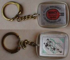 Table tennis keychain. d'occasion  Expédié en Belgium
