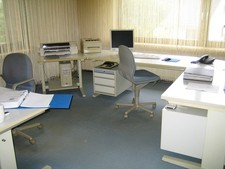 Büromöbel gebraucht kaufen  Moringen