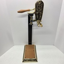 Abridor de garrafa de vinho Vintners Bartop com parafuso de cortiça e suporte de mesa comprar usado Abridor de garrafa de vinho Vintners Bartop com parafuso de cortiça e suporte de mesa comprar usado  Enviando para Brazil