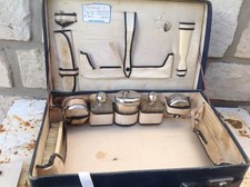 Ancienne valise toilette d'occasion Ancienne valise toilette d'occasion  Joinville