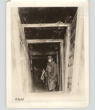 Usado, Soldier in Dugout Underground Telefon Exchange França Primeira Guerra Mundial 1918 foto de imprensa comprar usado Usado, Soldier in Dugout Underground Telefon Exchange França Primeira Guerra Mundial 1918 foto de imprensa comprar usado  Enviando para Brazil