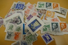 100 yugoslavia postage for sale  BRIXHAM