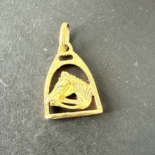 Ancien pendentif médaille d'occasion  Montereau-Fault-Yonne
