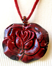 Gorgeous red lacquer d'occasion  Expédié en Belgium