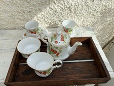 Queen england bone for sale Queen england bone for sale  CARSHALTON