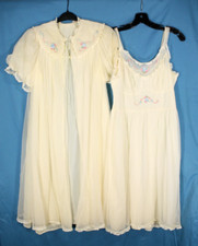 Vtg laros ivory d'occasion  Expédié en Belgium