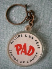 Porte clef eponge d'occasion  Vanves
