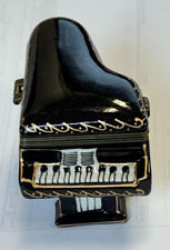 Baby grand piano for sale  North Stonington