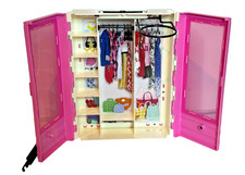 Usado, Armário Barbie 2018 Mattel rosa branco roupas walk-in prateleiras de armazenamento comprar usado  Enviando para Brazil