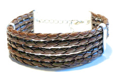 Bracciale pelle nera usato  Scandicci