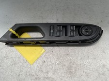 Pulsantiera anteriore sinistra usato Pulsantiera anteriore sinistra usato  Italia