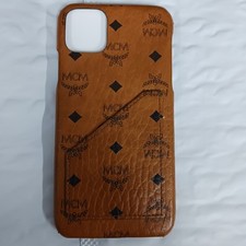 Capa MCM iPhone 11 Pro Max na cor conhaque com caixa e bolsa espanador comprar usado  Enviando para Brazil