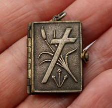 Ancien pendentif livre d'occasion  France