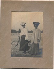 Signore con cappello usato Signore con cappello usato  Cremona