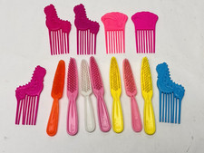 Lote de peines y cepillos para muñecas Barbie de moda vintage accesorios coloridos BIN3 segunda mano  Embacar hacia Mexico