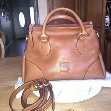 Dooney bourke florentine d'occasion  Expédié en Belgium