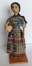 Boneca feita à mão vestida como uma camponesa tailandesa. Década de 1970 comprar usado  Enviando para Brazil