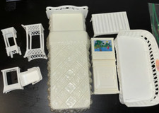 Lote de móveis de vime branco Barbie Dream Cottage, cama, sofá, cesta, TV, RARO comprar usado  Enviando para Brazil