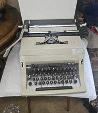 Máquina de escrever manual Olivetti Grã-Bretanha modelo vintage LINEA 88 comprar usado  Enviando para Brazil