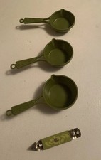 Vtg. measuring cups for sale  Strafford