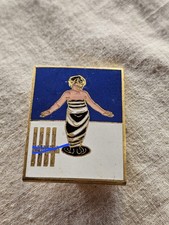 Distintivo spilla distintivo usato  Latina