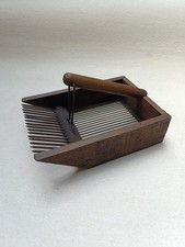 Ancien peigne myrtilles d'occasion  Strasbourg-
