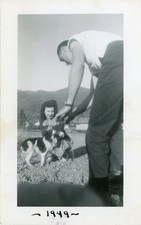 Foto Vintage Homem Mulher Casal Ensinando Cachorro Novos Truques Filhote Fazenda Animal 15 comprar usado  Enviando para Brazil