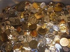 Lote de medalhas católicas 1/2 lb, 1/2 libra santos, crucifixo, pingentes comprar usado  Enviando para Brazil